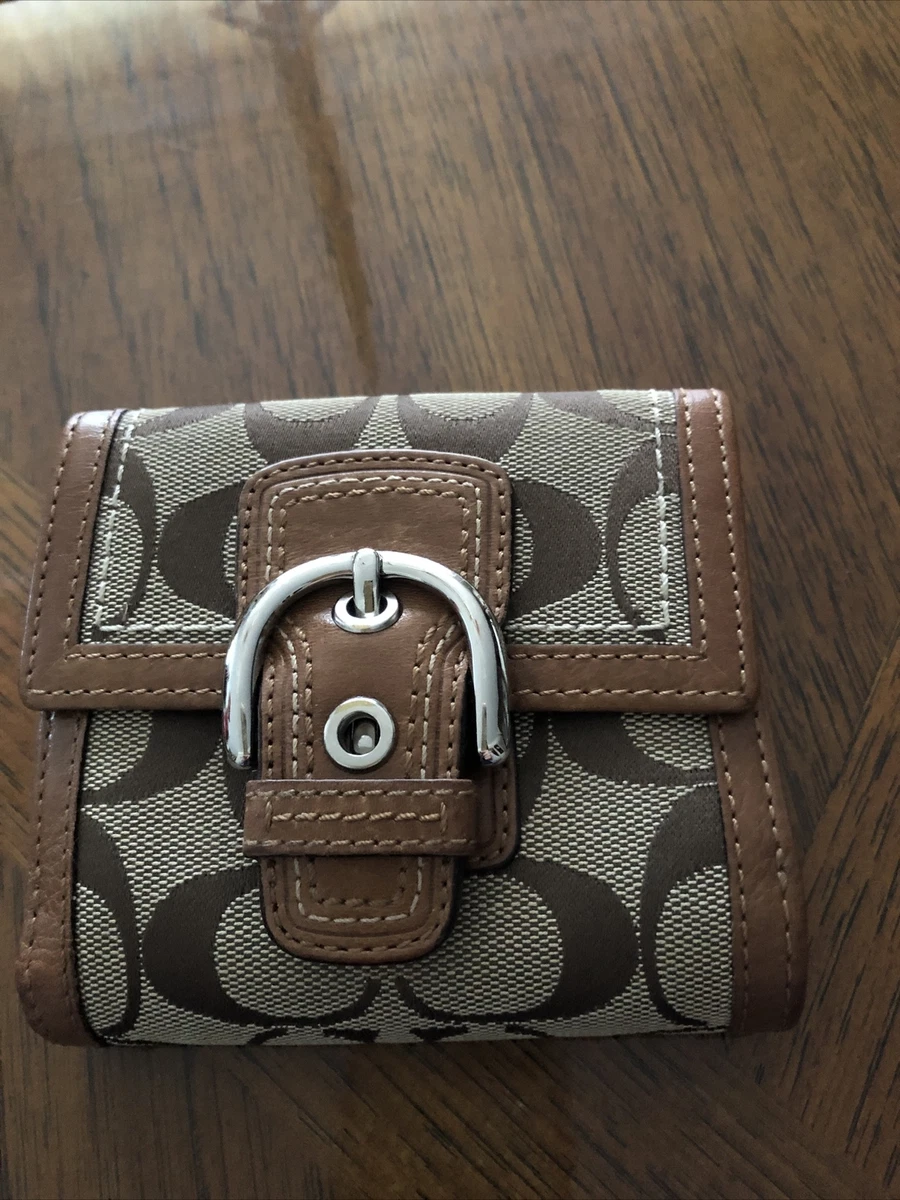 Genuine Coach Leather Buckle Wallet Excellent preowned condition