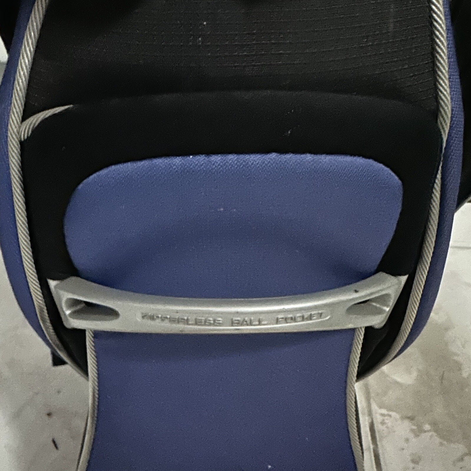 OGIO Woode 8Way Golf Stand/Carry Bag Zipperless Ball Pocket W/ Rain