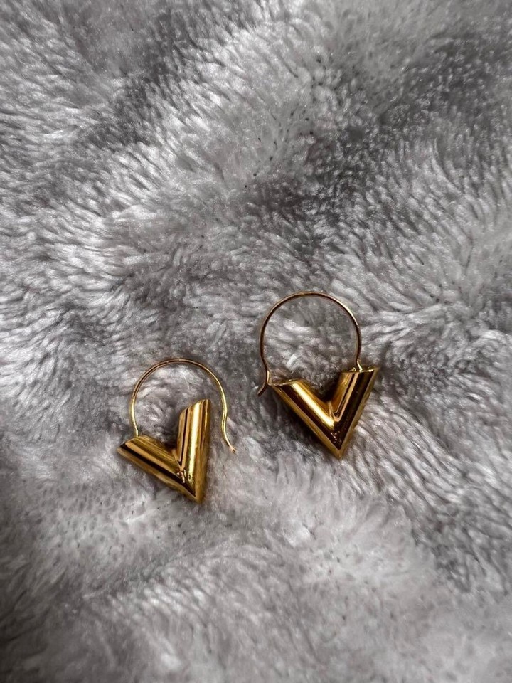 Authentic Louis Vuitton Essential V Logo hoop Earrings Gold Accessory