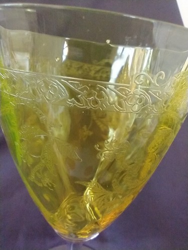 Vintage Vaseline Glass Etched Goblet 7" Elegant Depression Glass Water Glows - Picture 7 of 9