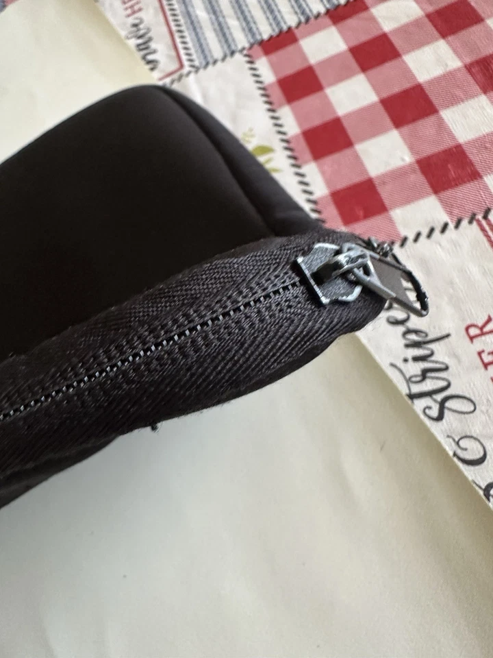 Funda para portátil Dallas Cowboys, estrella negra/azul, talla 13X10X1”. Usado en excelente estado! Foto 4 de 4