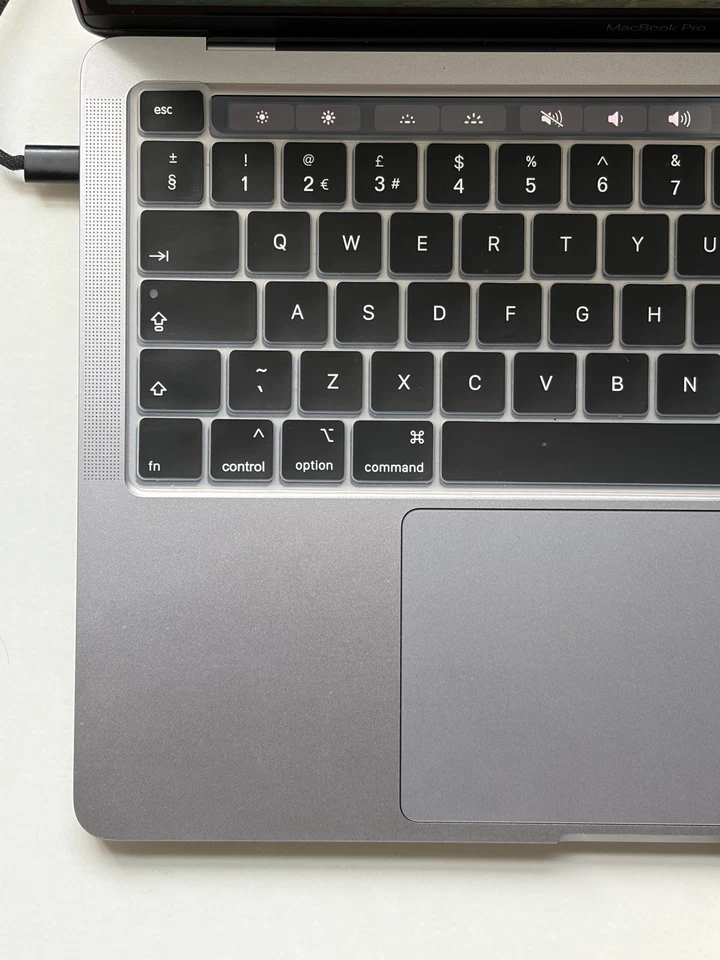 Apple MacBook Pro 13" M1 · 16GB · 512GB, photo 2 of 5