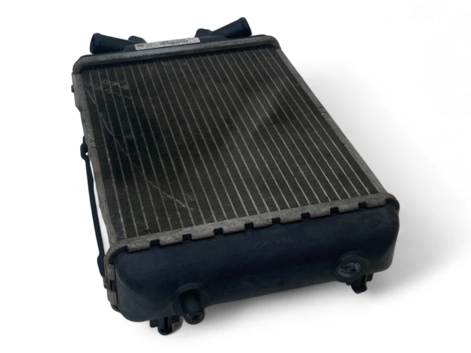 2014 - 2018 Audi Rs7 4.0L Radiator Auxiliary Secondary Coolant Cooling 8K01212c Foto 2 de 4