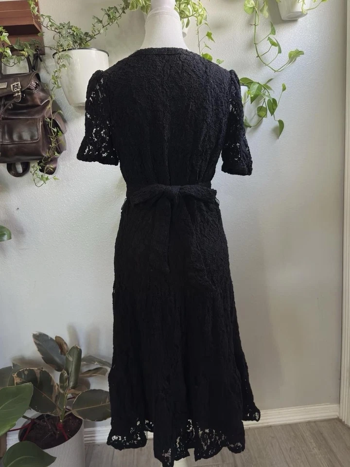Vestido midi Nanette Lepore negro de encaje con botones delanteros | Talla 12 Foto 3 de 4