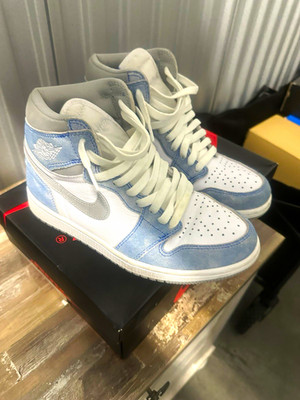Jordan Air Jordan 1 Retro High OG Hyper Royal Suede 555088-402