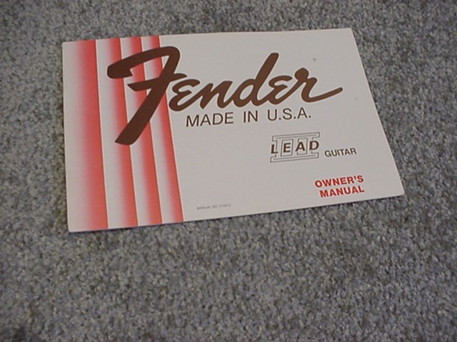 1982   FENDER LEAD III GUITAR MANUAL- RARE MINT