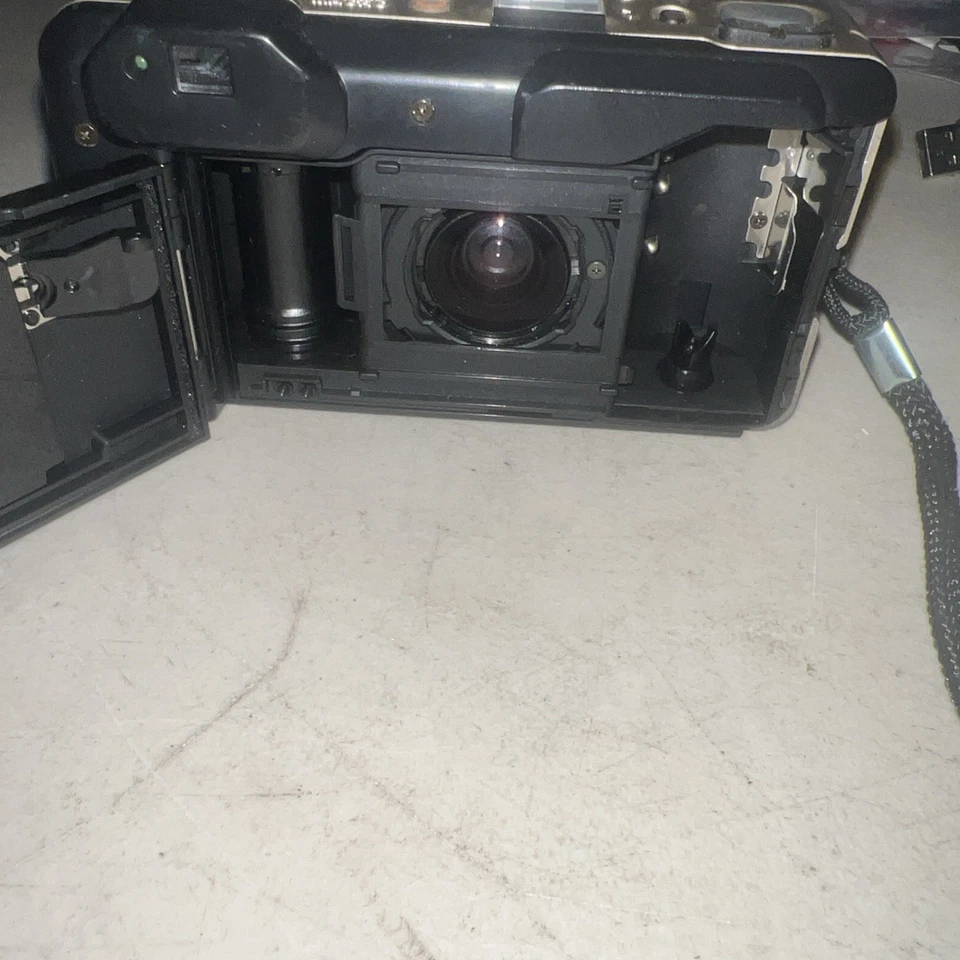 Vivitar 529MZ Date vintage 35mm film camera - analog point & shoot - auto focus - Image 3 of 3