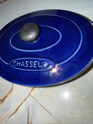 Chasseur French Castiron Low Round Antique (2.5L) in Azure Blue Oval 8 