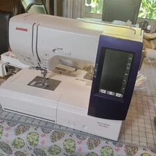 Janome Horizon Memory Craft 9850 Special Edition Sewing & Embroidery Machine 
