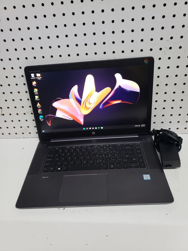 HP Z-Book Studio G3 15.6GHz Core,Win11 i7-6700HQ 2.6GHz 16GB Ram 512GB SSD  - Image 3 of 4