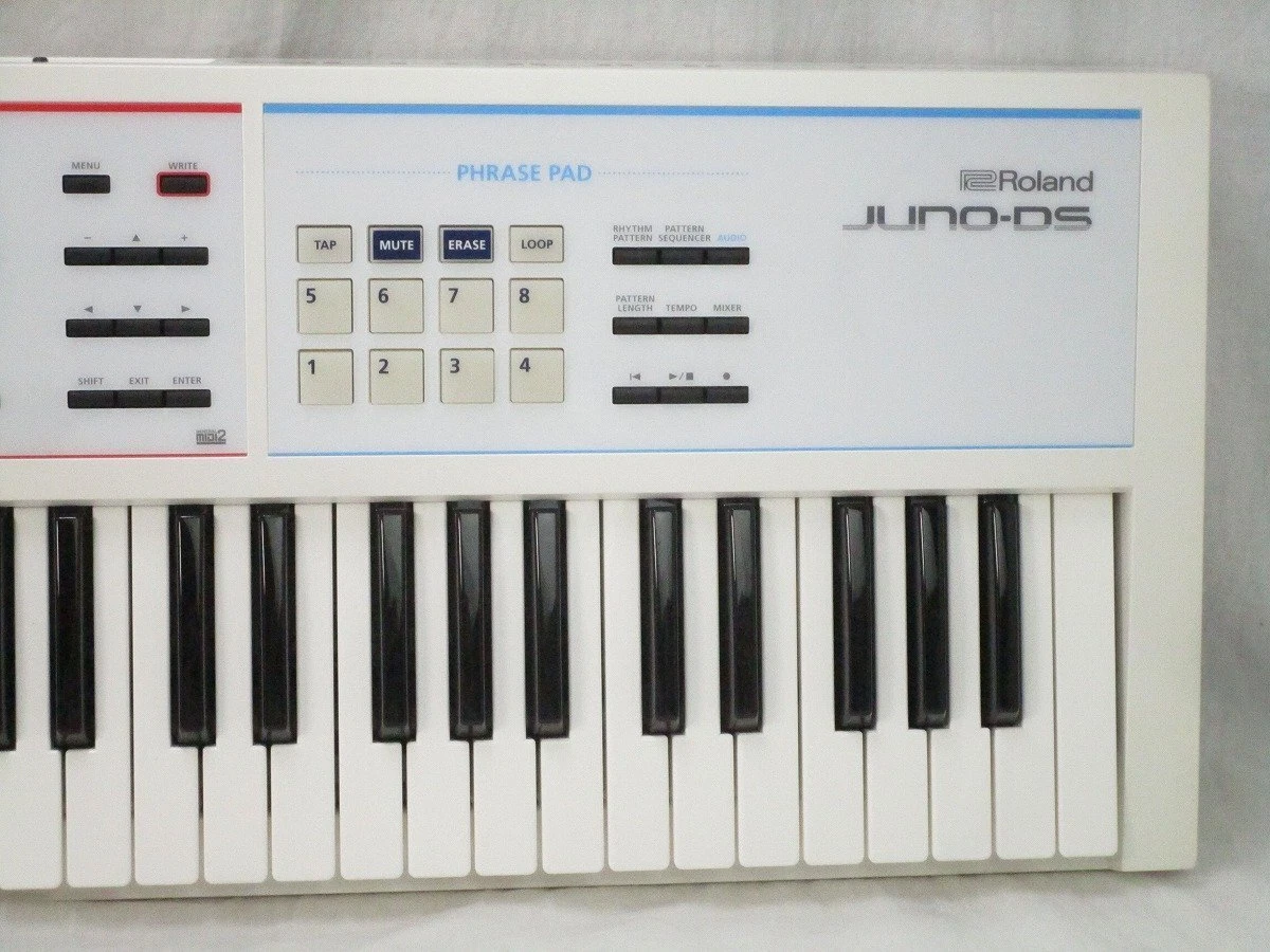 Roland Juno-Ds61W Synthesizer