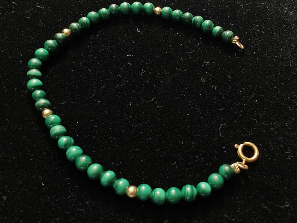 Brazalete de cuentas de oro y malaquita de oro de 7 pulgadas de 14 k para mujer con anillo de resorte... Foto 2 de 4