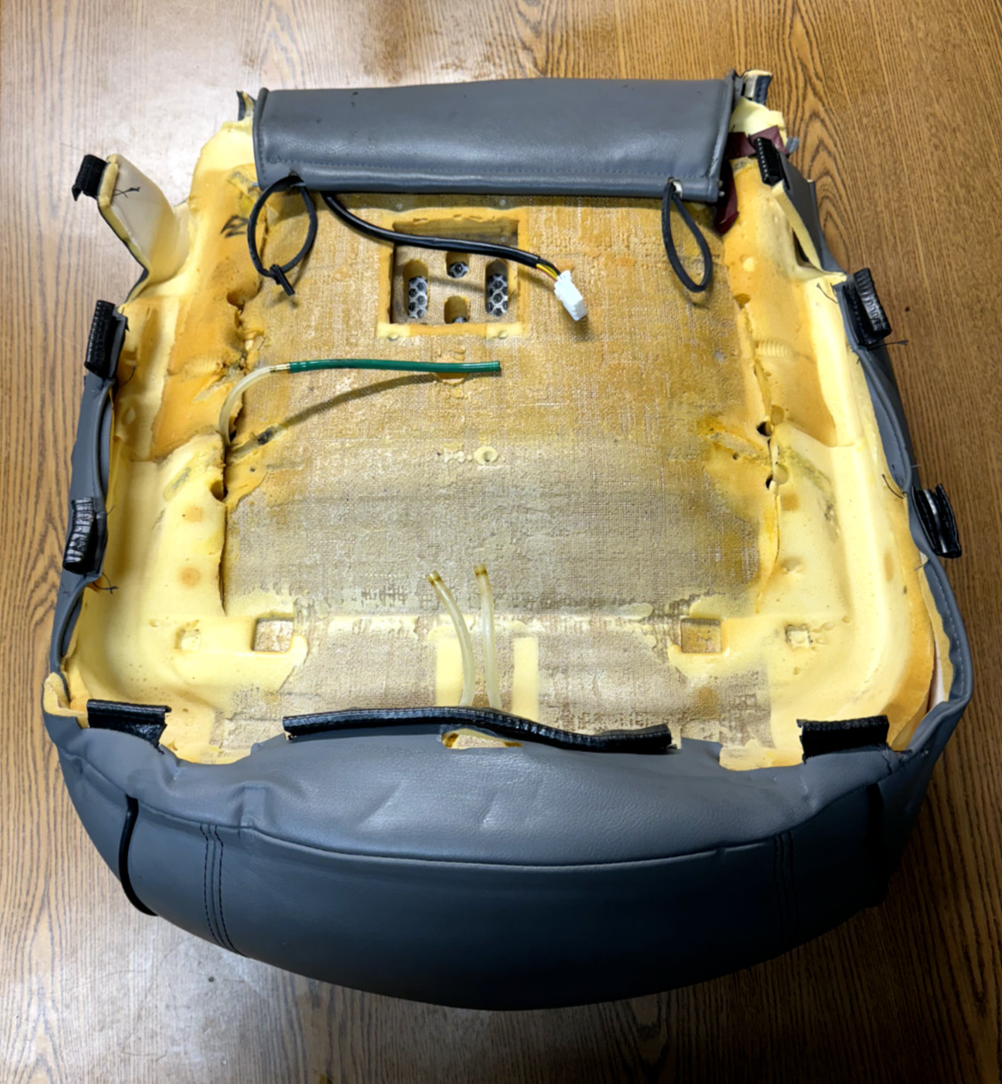 2003-2008 Maserati Quattroporte Left Front Driver Side Lower Seat Bottom Cushion