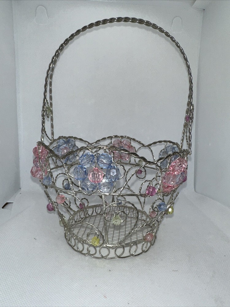 *Beaded Basket, Decorative Basket, Wire Basket, Easter Basket, Gift Basket *Beaded Basket, Decorative Basket, Wire Basket, Easter Basket, Gift Basket