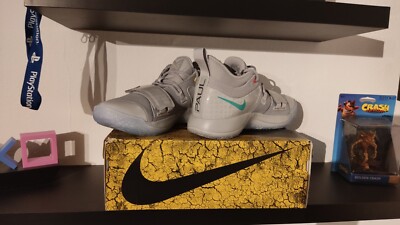 Nike PG 2.5 Playstation Wolf Grau EU 45 US 11 BQ8388001 Paul George