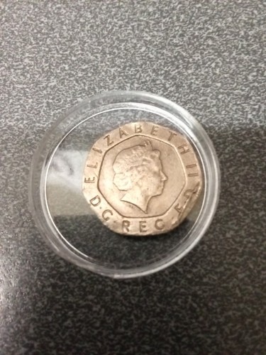 20 Pence Error Coin. - Picture 3 of 7
