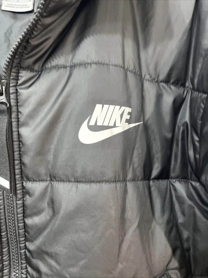 Nike Womens Puffer Jacket Black Medium Hooded Padded Jacket Therma Fit VGC - Image 3 of 4