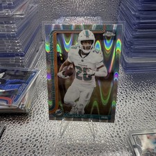 2025 Topps Chrome Football Devon Achane Ray Wave Refractor