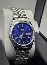 Seiko 5 Automatic • Blue Sunburst Roman Dial • Day-Date • Jubilee • 18cm