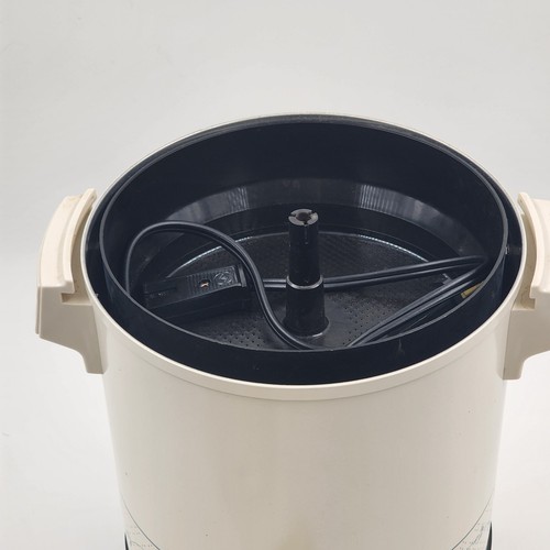 Cafetera percoladora West Bend Party Perk 12-30 tazas blanca con motivo floral - Imagen 3 de 13