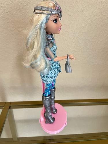 Ever After High Dragon Games Darling Charming Doll Complete - Picture 2 of 7