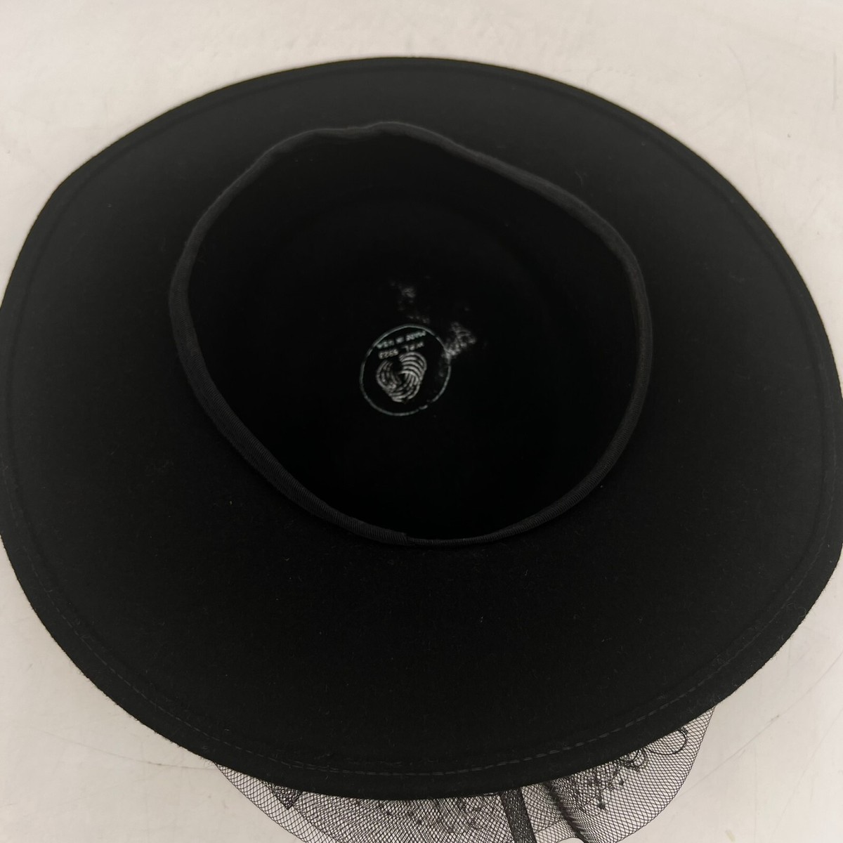 Vintage Hollywood Black Wool Felt Spoon Hat Short Veil Band  display picture 1