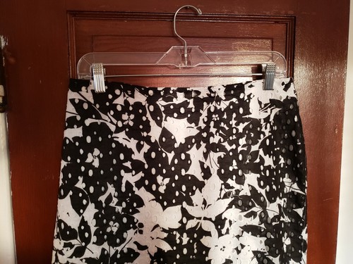 NY&C Women's 8 Black White Patterned Eyelet Cotton Lined Skirt - Picture 2 of 5