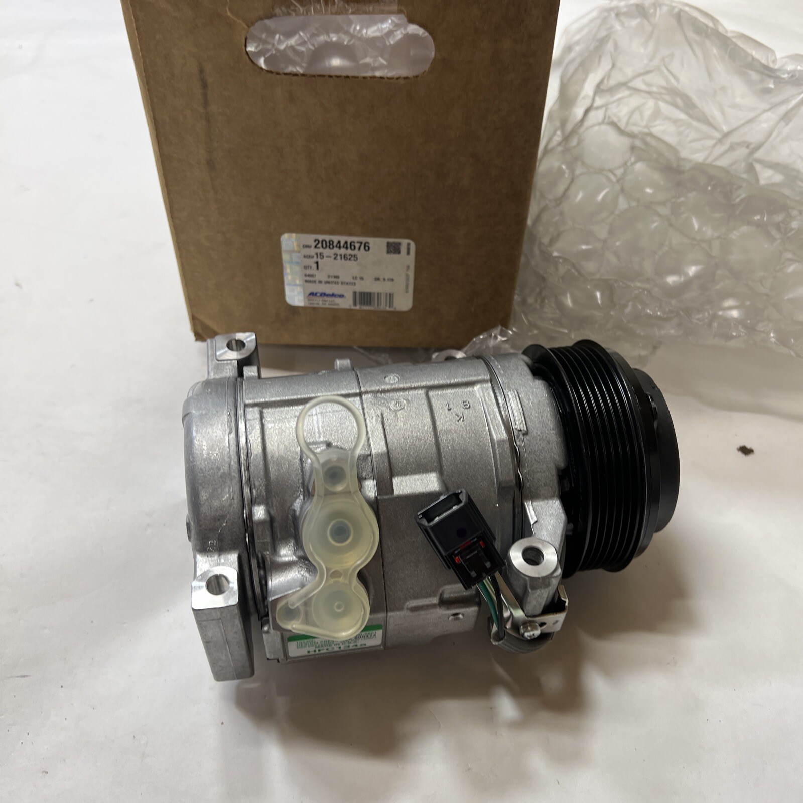 New OEM Genuine GM 07-12 Air Conditioning Compressor & Clutch  