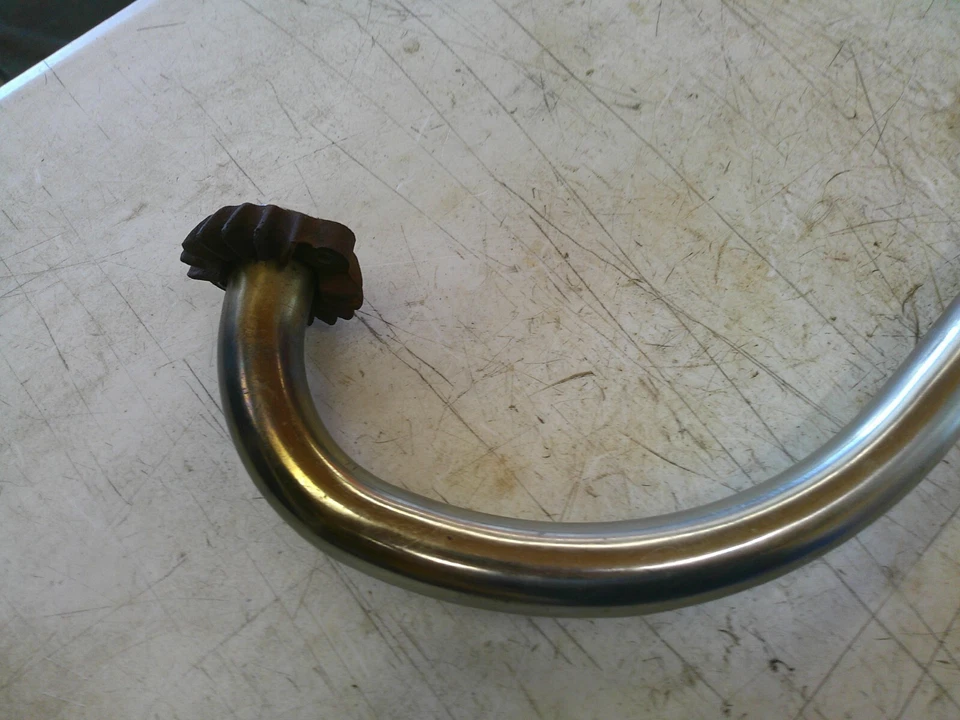 Tubo de escape izquierdo Honda CA95 Benly 150 1963-1966 Foto 3 de 4