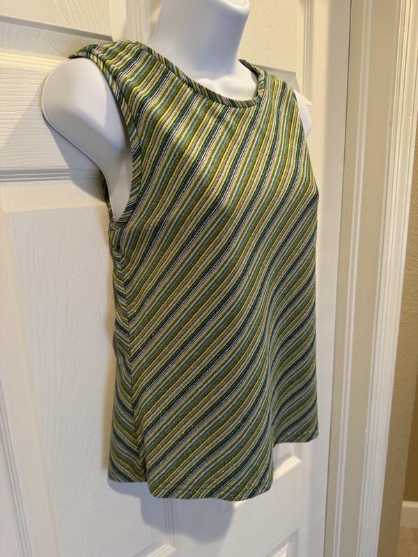Gap stretch pretty stripe tank top with some shimmer Size medium