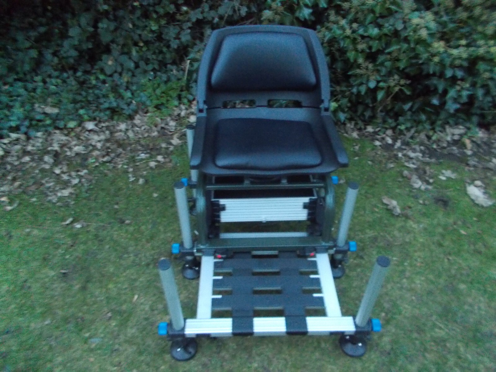 Rive ST8 Giro D36 Feeder fishing seat box + wheel kit FISHING SET UP eBay