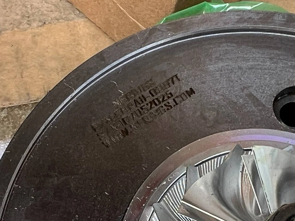 Cartucho turbocompresor BMW i8 2015-2020 / CHRA - nuevo OEM / mercado de accesorios Foto 3 de 4