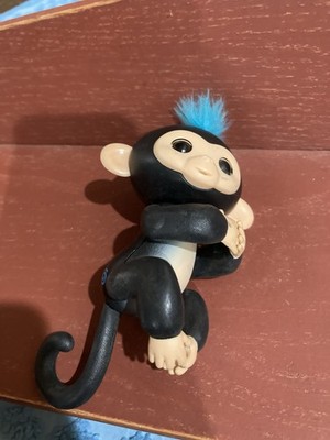 Fingerlings Interactive Baby Monkey Finn (Black with Blue Hair) By WowWee