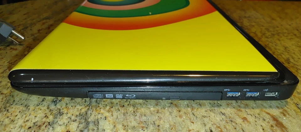 Dell Inspiron 17R-N7110 17,3 pulgadas (640GB, I7-2630QM, 2.0GHZ., 8GB RAM, WIN 10 PRO Foto 3 de 4