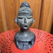  “Vintage Vigan Philippines Figural Smoking Lady Ashtray Sculpture – Pottery