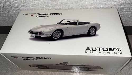 AUTOart 1/18 TOYOTA 2000GT Cabriolet White - Picture 10 of 17