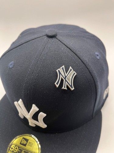 MLB Major League Baseball Official Team Logo Pin for Hat Gift Backpack - Picture 3 of 33