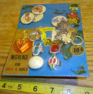 original Vintage display card 10c necklaces for boys and girls brooches #jd441