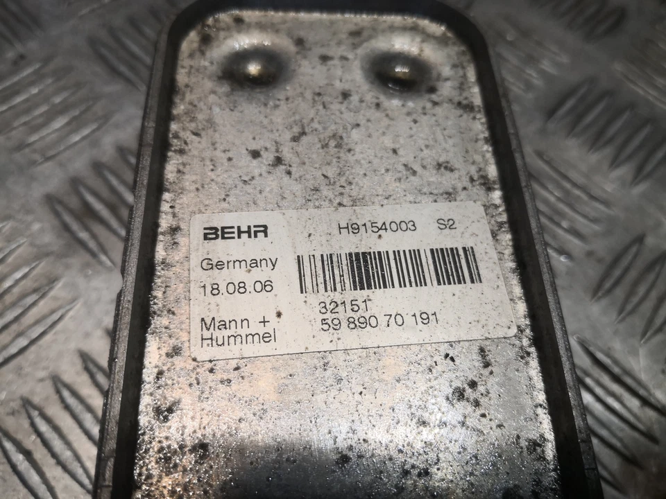 Radiador enfriador de aceite MERCEDES-BENZ C 230 W203 2721880001 gasolina M272 Foto 4 de 4