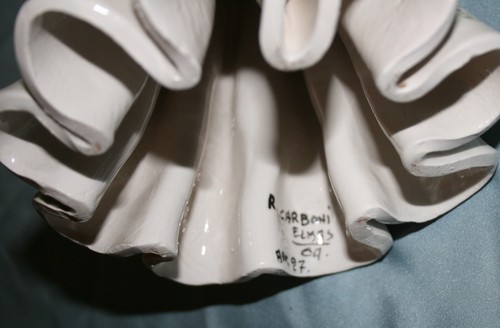 CERAMICA ANTICA SARDA - DONNA CON ABITO TIPICO DI R. CARBONI ELMAS CAGLIARI - Foto 6 di 10