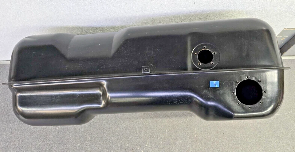 VERY NICE USED ORIGINAL GENUINE PORSCHE 914 FUEL GAS TANK 1973-76 #5 - Image 3 of 4