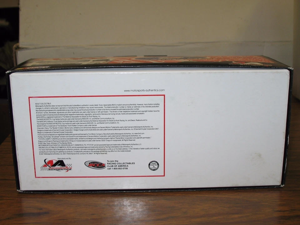 David Ragan 1:24 Die Cast NASCAR #6 AAA Insurance 2007 Fusion edição limitada - Imagem 3 de 4