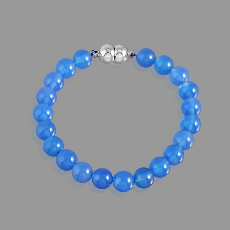 Красивые гладкие круглые браслеты из бисера с голубым ониксом и целебными камнями 6–8 дюймов - Изображение 3 из 4