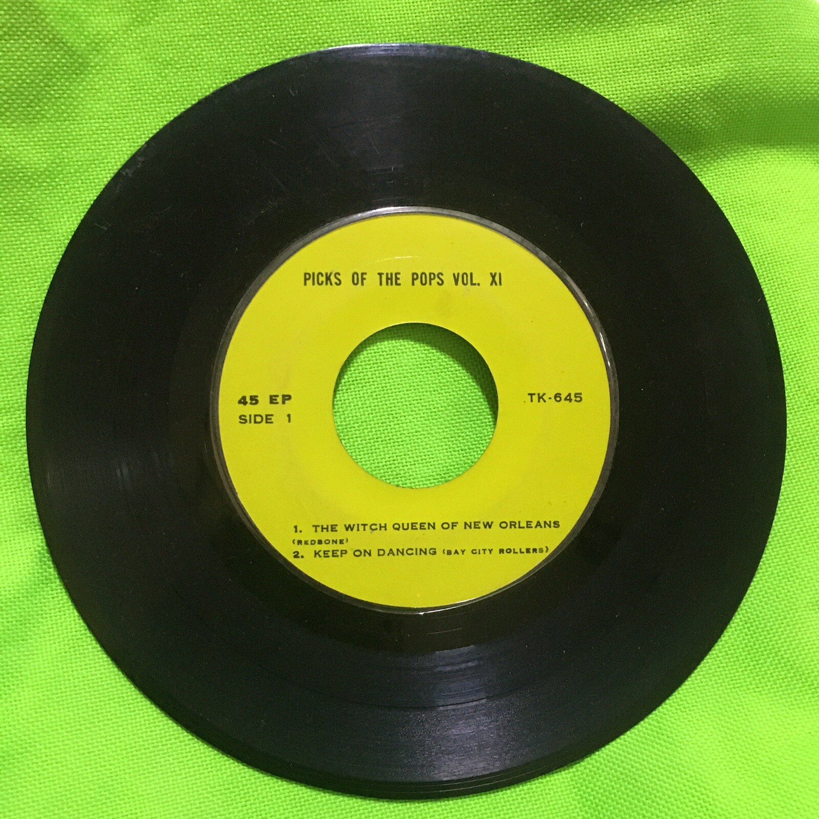 EP vinyl records rare original VG+ 45RPM TK-645 Picks Of The Pops Vol XI-image