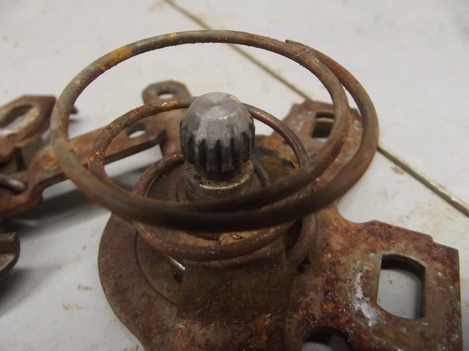 1960 Chevrolet Biscayne Door Crank Handle Open Regulator impala wagon 1959 chevy - Image 2 of 4