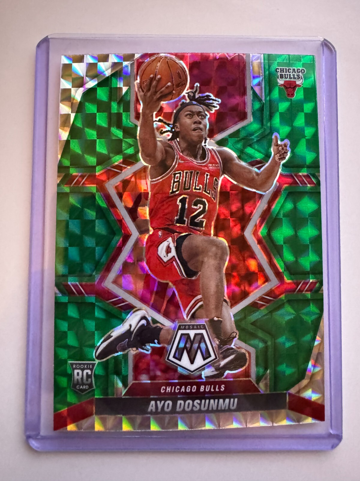 2021-22 Panini Mosaic - Rookies Green Mosaic Prizm #233 Ayo Dosunmu (RC)