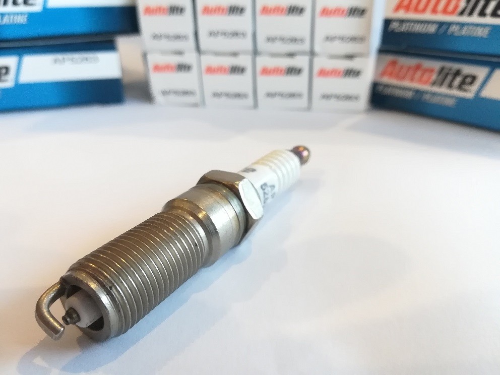 16pc SET AUTOLITE PLATINUM SPARK PLUGS FOR CHRYSLER 300C 5.7 & 6.1 HEMI