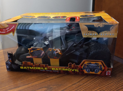 Batman Begins: Batmobile 2005 -- Mattel - Sealed, multilingual text
