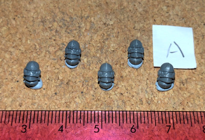 Warhammer 40K: Adepta Sororitas bits: Battle Sisters Heads (Helmet) - A