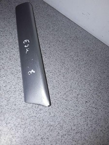 BMW 5 E39 Kotflügelzierleiste vorne rechts 7004022 2.50 Petrol 125kw 33748161